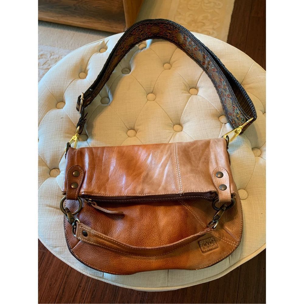 BED/STU CROSSBODY, SHOULDER BAG W/GUITAR STRAP